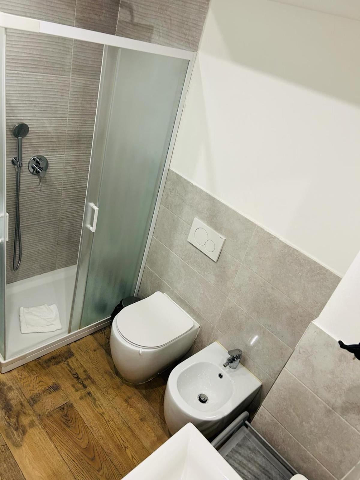 Easy Room Italy Милан Экстерьер фото