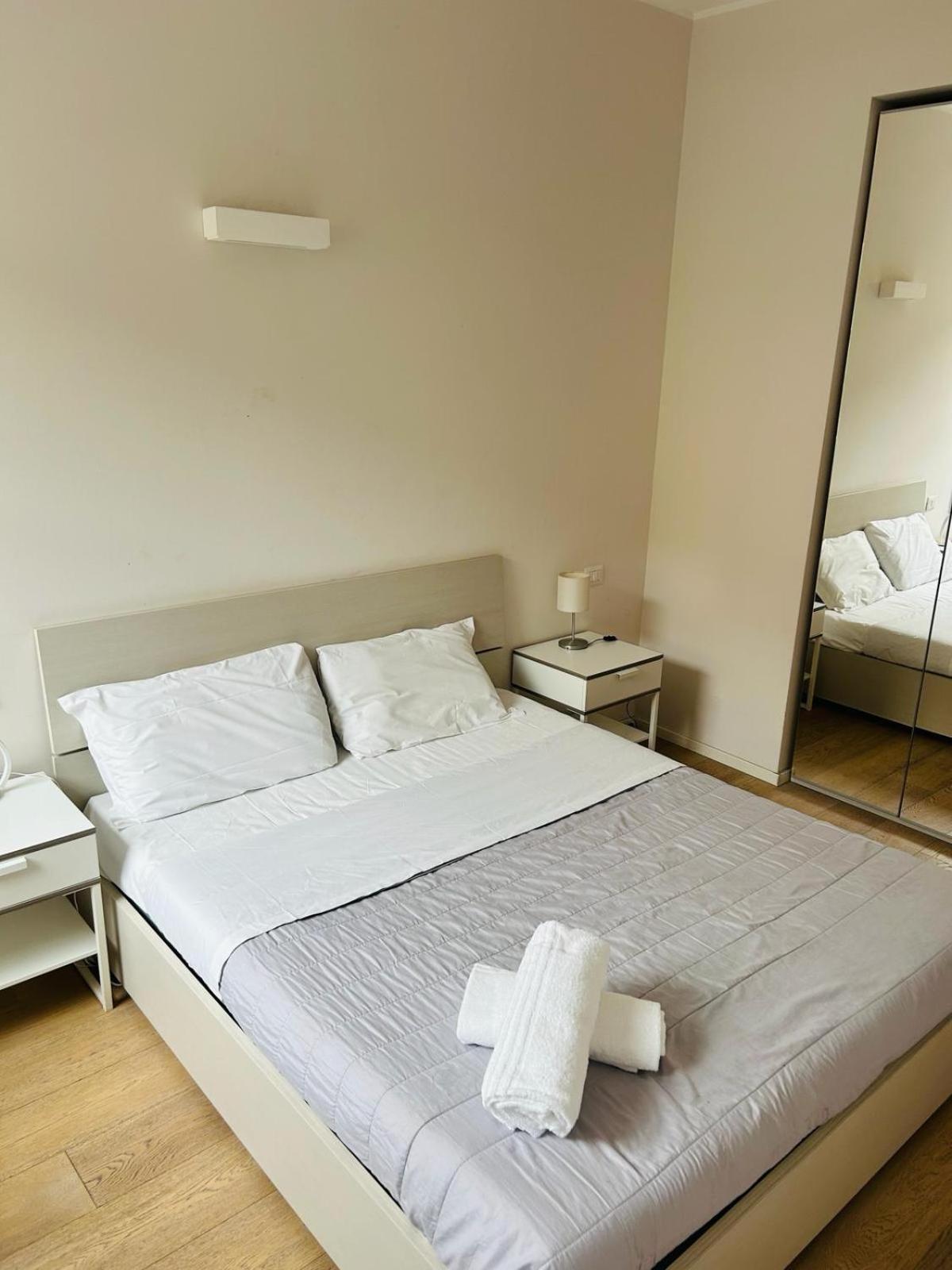 Easy Room Italy Милан Экстерьер фото