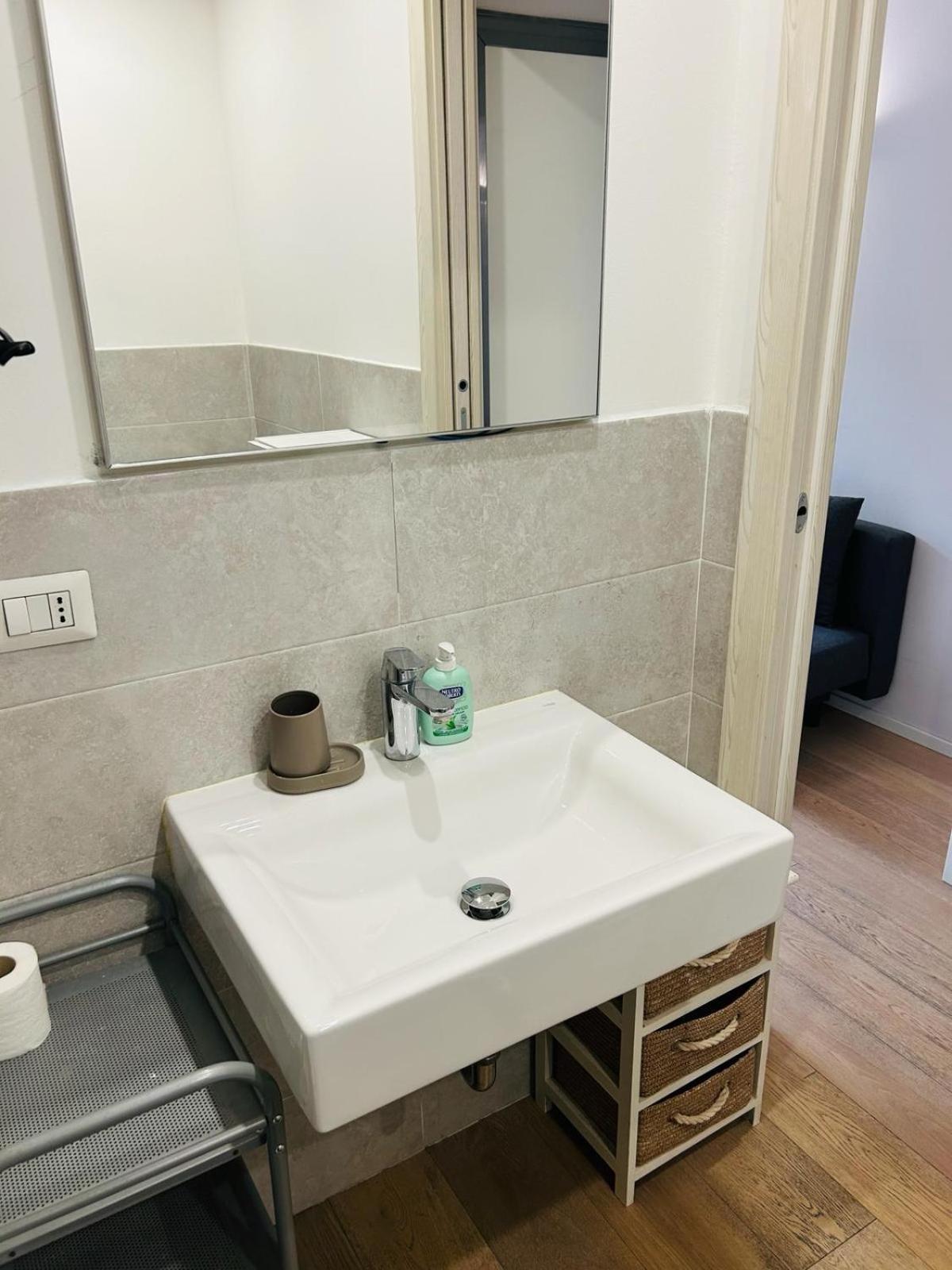 Easy Room Italy Милан Экстерьер фото